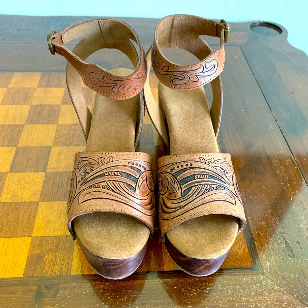 Hand-Tooled Leather Ankle Strap Platform Sandals - Brown